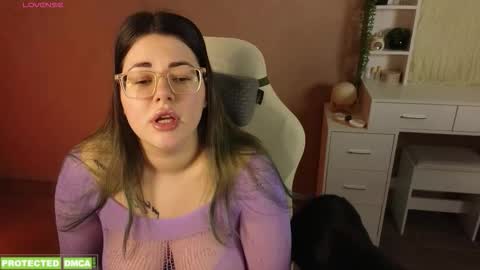 Snapshot of sunflower0907 chatting on 01.19.26 Tina. Im topless model online show from 01.19.26