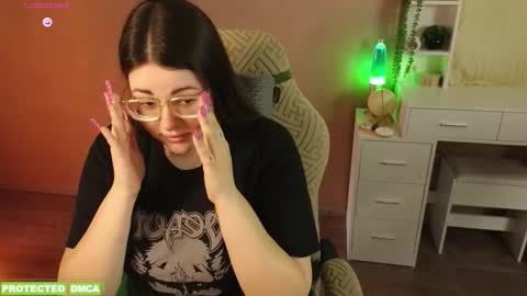 Snapshot of sunflower0907 chatting on 02.22.26 Tina. Im topless model online show from 02.22.26