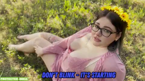 Snapshot of sunflower0907 chatting on 03.19.26 Tina. Im topless model online show from 03.19.26