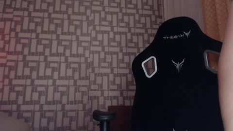 Snapshot of sunloveandwe chatting on 10.18.25 Mistress Eve online show from 10.18.25