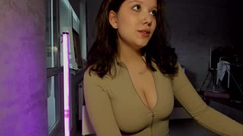 Snapshot of sunlovedamily chatting on 02.05.25 Amy online show from 02.05.25