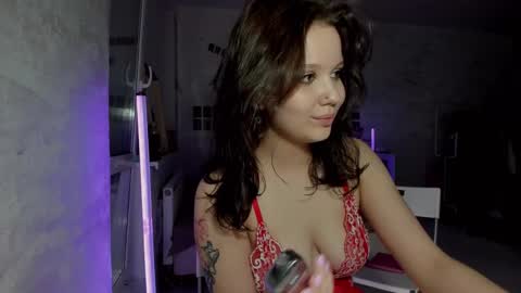 Snapshot of sunlovedamily chatting on 03.04.25 Amy online show from 03.04.25