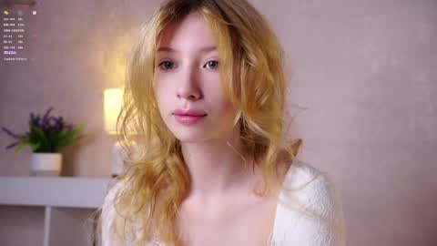 Snapshot of sunnmoonn chatting on 05.29.26 Lily online show from 05.29.26