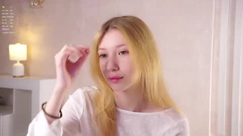 Snapshot of sunnmoonn chatting on 05.31.26 Lily online show from 05.31.26