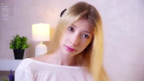 Snapshot of sunnmoonn chatting on 06.13.26 Lily online show from 06.13.26