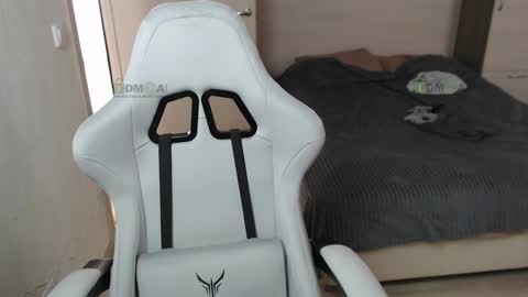 Alice and Sergey online show from 02.05.25