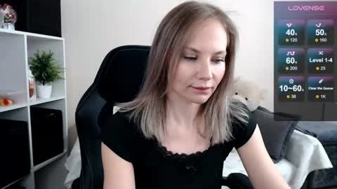 Snapshot of sunny_bunny6 chatting on 06.27.26 Naomi online show from 06.27.26