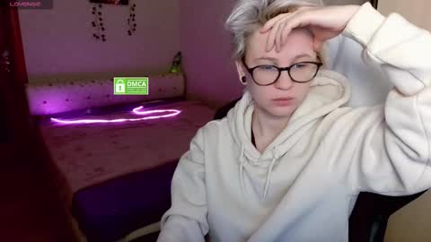 sunny mood online show from 10.28.25