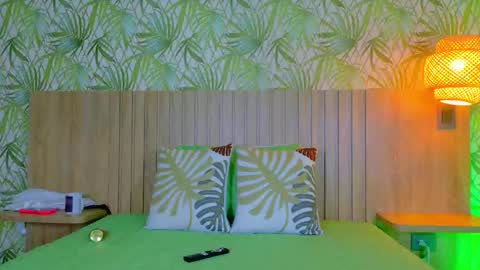 Snapshot of sunny_river chatting on 01.12.26 Sunny River online show from 01.12.26