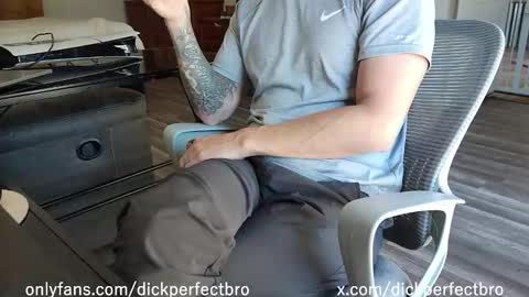 Snapshot of sunny_valentine chatting on 11.10.25 sunny valentine online show from 11.10.25