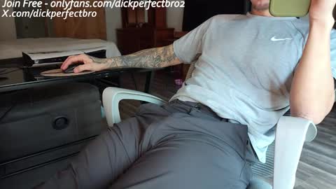 Snapshot of sunny_valentine chatting on 11.22.25 sunny valentine online show from 11.22.25