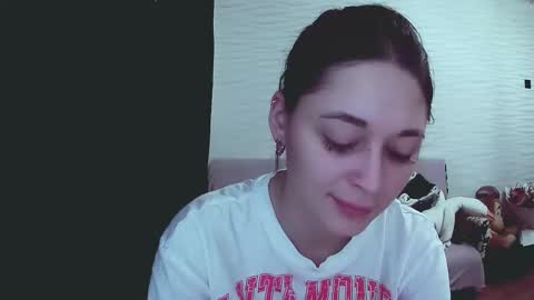 Snapshot of sunnygirlnicole chatting on 10.18.25 SunnyGirlNicole online show from 10.18.25