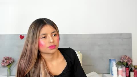 sunnywhitee online show from 03.05.26