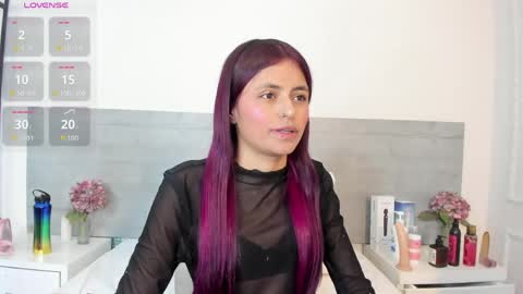 sunnywhitee online show from 04.28.26