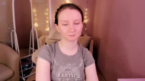 Snapshot of sunshine_blaze chatting on 03.12.26 Alice online show from 03.12.26