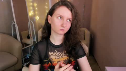 Snapshot of sunshine_blaze chatting on 03.17.26 Alice online show from 03.17.26