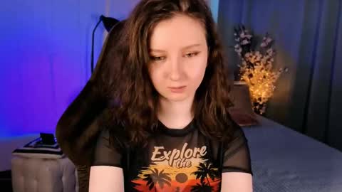 Snapshot of sunshine_blaze chatting on 03.18.26 Alice online show from 03.18.26