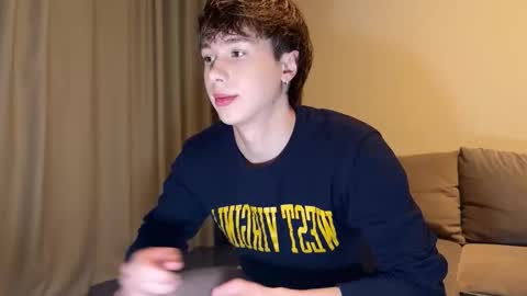 Snapshot of sunshinealex chatting on 12.14.25 sunshinealex online show from 12.14.25