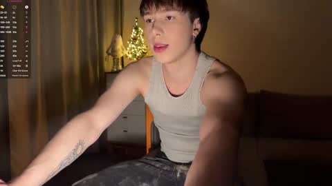 Snapshot of sunshinealex chatting on 12.22.25 sunshinealex online show from 12.22.25