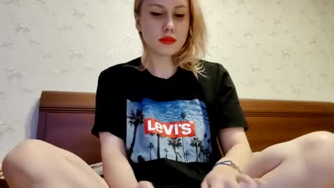 Snapshot of supereasyx chatting on 12.07.24 Annie online show from 12.07.24