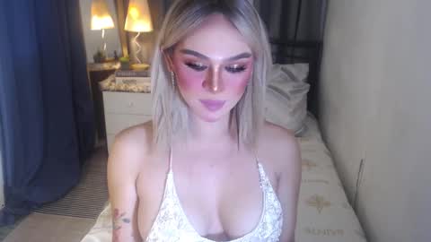 Snapshot of superh0tangelxx chatting on 02.08.26 CARMINA online show from 02.08.26