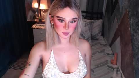 Snapshot of superh0tangelxx chatting on 02.23.26 CARMINA online show from 02.23.26