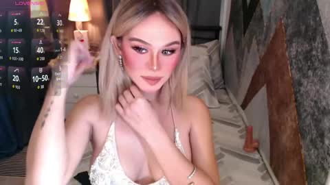 Snapshot of superh0tangelxx chatting on 05.14.26 CARMINA online show from 05.14.26