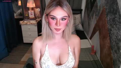Snapshot of superh0tangelxx chatting on 05.24.26 CARMINA online show from 05.24.26