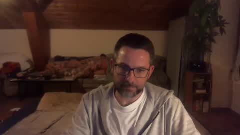 Snapshot of supersquirrel81 chatting on 12.15.25 supersquirrel81 online show from 12.15.25