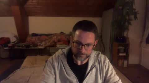 Snapshot of supersquirrel81 chatting on 12.18.25 supersquirrel81 online show from 12.18.25