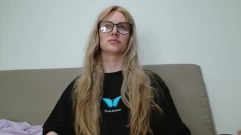 Snapshot of supersuka_147 chatting on 02.01.26 Luna online show from 02.01.26