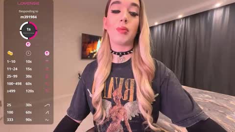 Snapshot of suprremedream chatting on 03.21.26 Alex online show from 03.21.26