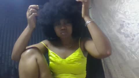 Snapshot of surbelle chatting on 01.16.26 surbelle online show from 01.16.26