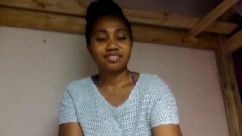 Snapshot of surbelle chatting on 07.13.26 surbelle online show from 07.13.26