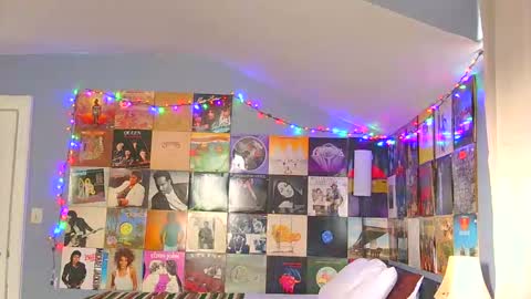 Snapshot of surferboy672 chatting on 12.17.25 surferboy672 online show from 12.17.25