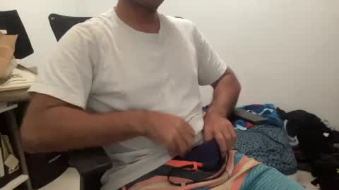 Snapshot of surftravel chatting on 01.01.25 surftravel online show from 01.01.25