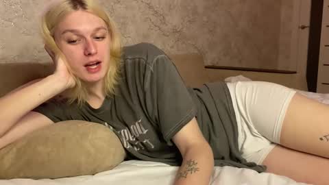 Snapshot of susan228 chatting on 11.27.25 Vladiva online show from 11.27.25