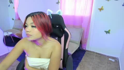 Snapshot of susan_jaramillo chatting on 12.16.24 Susan Jaramillo online show from 12.16.24