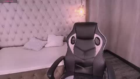 susan_voltaire online show from 06.11.26