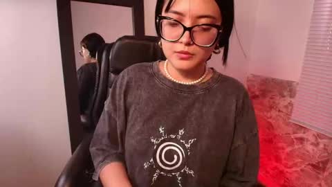 Snapshot of susana_hank chatting on 05.27.26 susana online show from 05.27.26