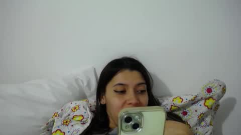 Snapshot of susanaduncann chatting on 10.30.25 Susana online show from 10.30.25