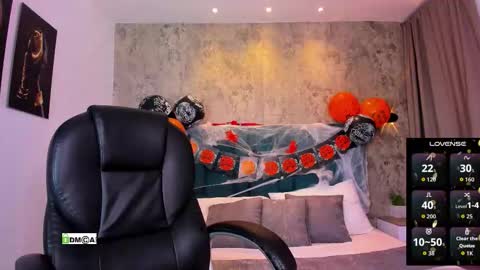 Snapshot of susanasmith18 chatting on 10.29.25 susana smith online show from 10.29.25