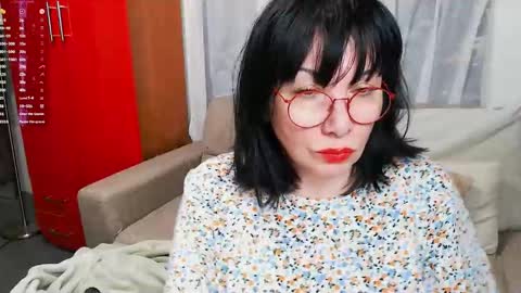 Snapshot of susanflower chatting on 01.14.25 Susan online show from 01.14.25