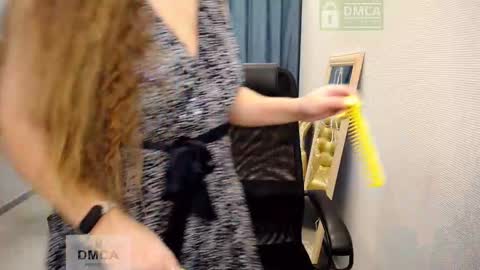 Snapshot of susanna_s chatting on 12.22.25 Susanna online show from 12.22.25