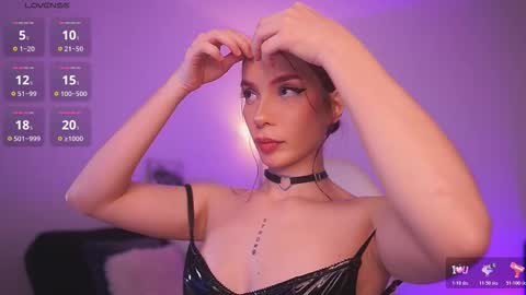  Sus Moore  online show from 03.08.26