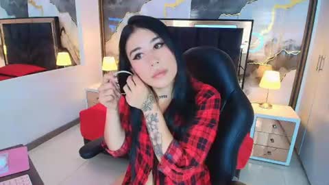 Snapshot of susanvilla chatting on 07.18.26 susanvilla online show from 07.18.26
