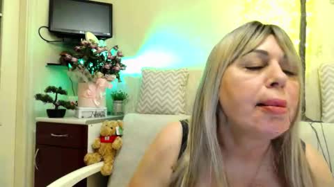 Snapshot of susiexnoreen chatting on 06.05.26 SusiexNoreen online show from 06.05.26