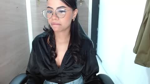 Snapshot of sussan_love01 chatting on 02.18.25 Susan online show from 02.18.25