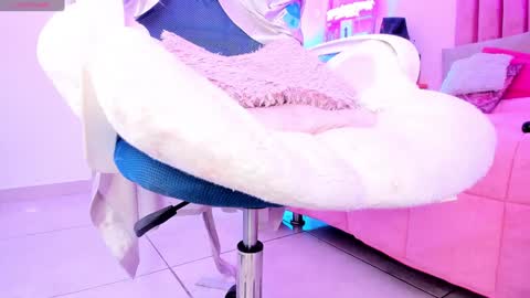 Sussan Nicole  online show from 02.03.25