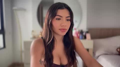 Snapshot of sussanf_ chatting on 09.17.25 Susy online show from 09.17.25